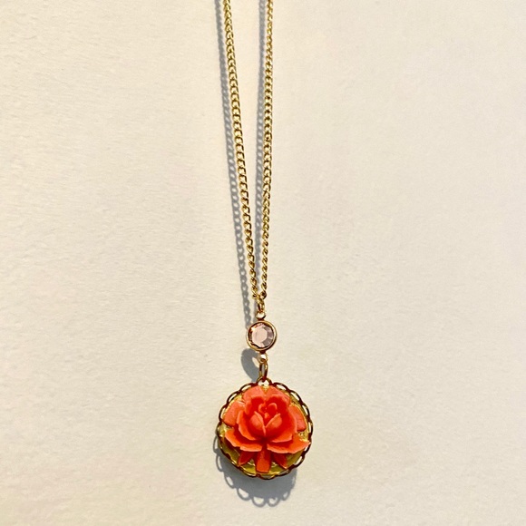 Jewelry - Coral rose round gold pink necklace